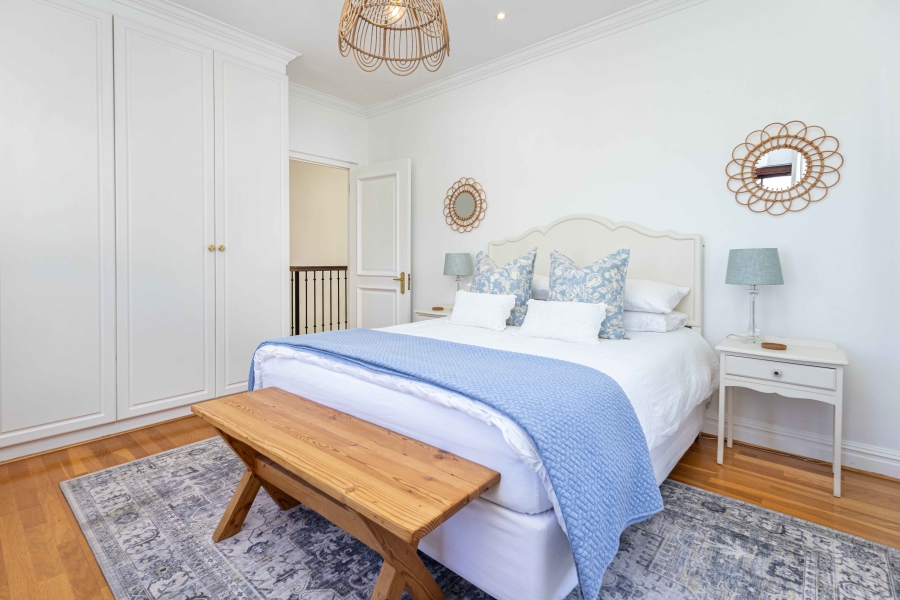 3 Bedroom Property for Sale in Sea Point Western Cape